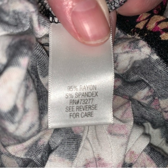 Dana Buchman Snake Print Long Sleeve Top -Black, White, Pink, Brown 19 inches p2 - Picture 3 of 4